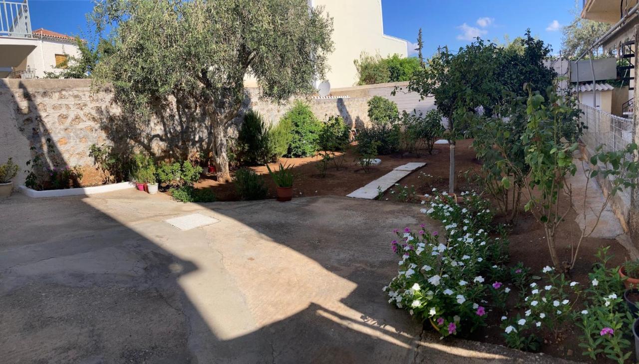 Olga'S Place Spetses Town Екстер'єр фото